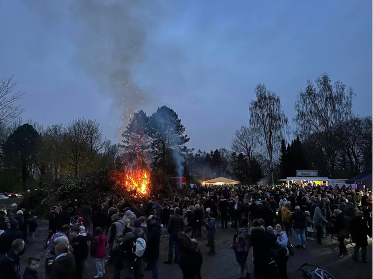 You are currently viewing Osterfeuer 2024 in Großensee wieder ein voller Erfolg